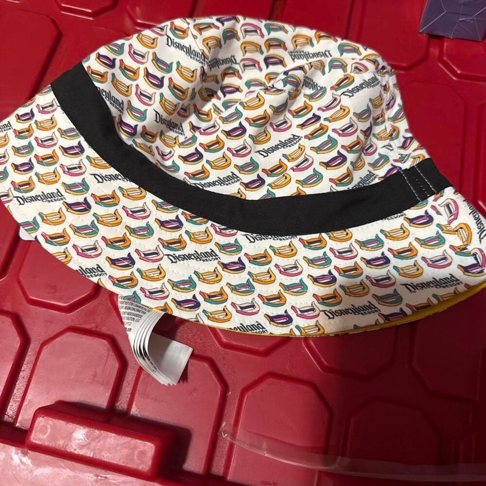 Disneyland multicoloured bucket hat disneyland
